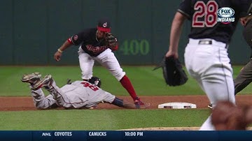MIN@CLE: Gomes fires strong throw to pick off Hunter