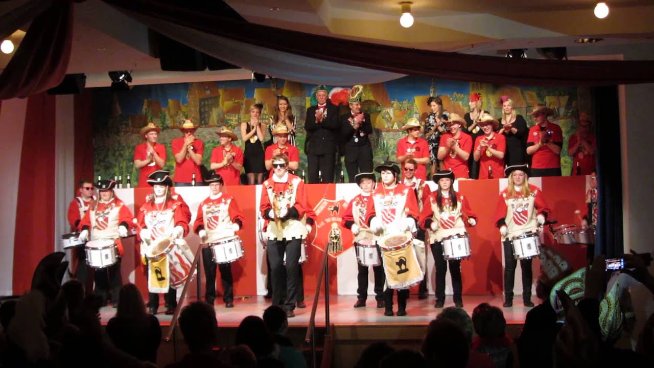 Party mit dem Fanfarencorps Weiß-Rot Beckum - Wagenbausitzung 2014