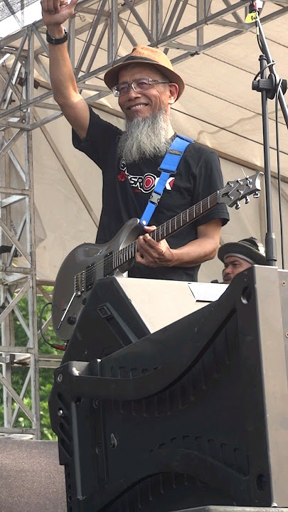GitarisLegend Edi Kemput Grass Rock Di Acara Rock legends festival 2024