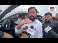 Eknath Shinde Buldhana News | सुकलेलं पीक हातात देत शिंदेंसमोर मांडल्या व्यथा | N18V