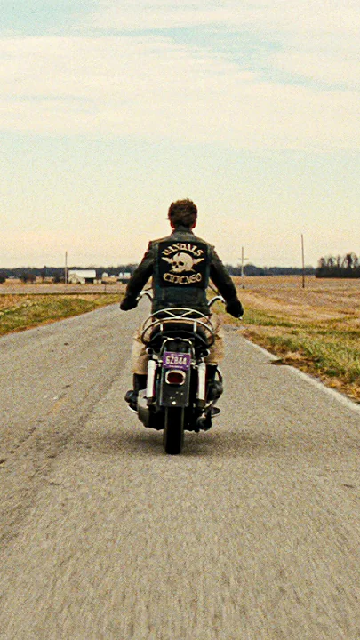 Austin Butler Escapes The Cops! – THE BIKERIDERS
