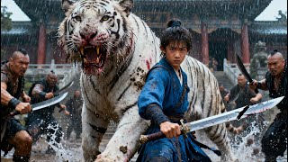 คนรังแกกว่าร้อยคนโจมตีเสือขาว แต่เด็กที่รับเลี้ยงมาก็ต่อสู้เพื่อปกป้องมัน