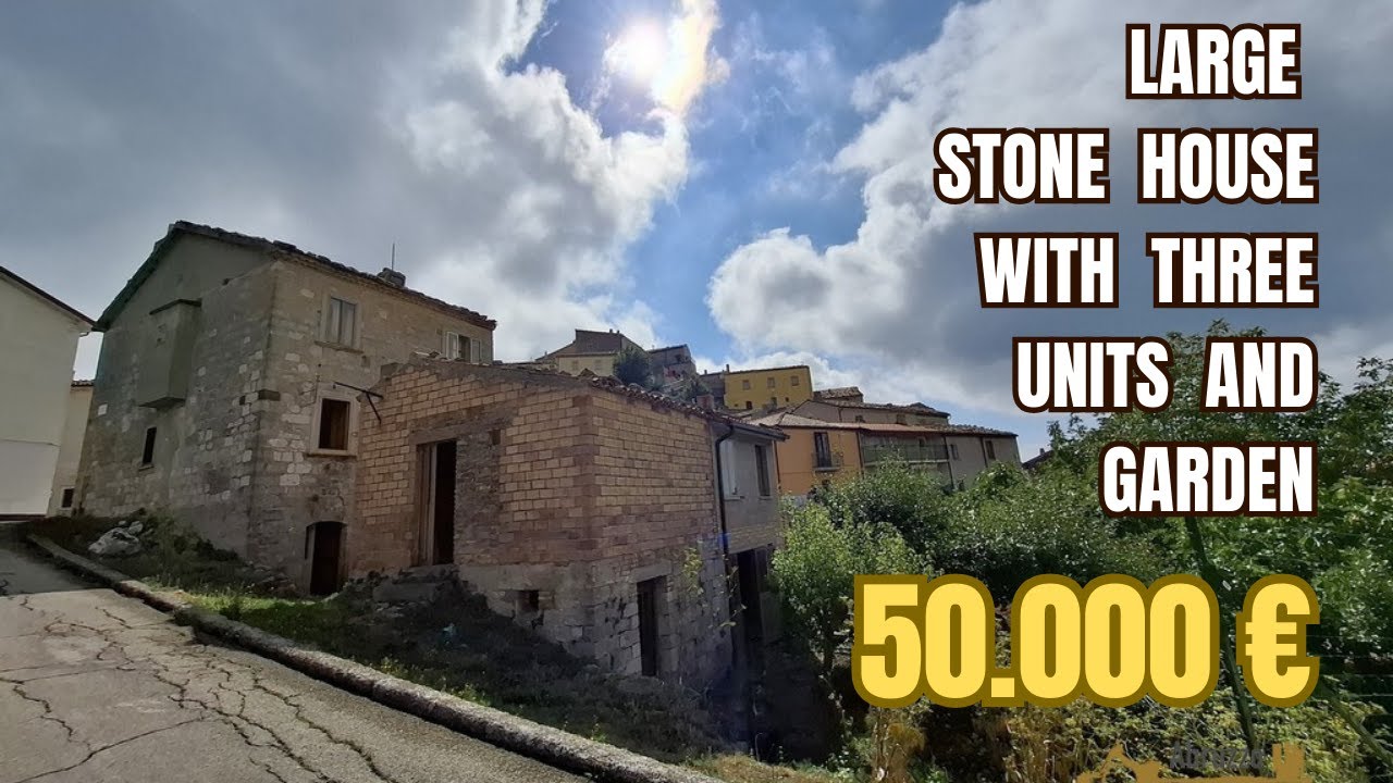 Three-bedroom town house with panoramic view of the mountains. Schiavi D'Abruzzo