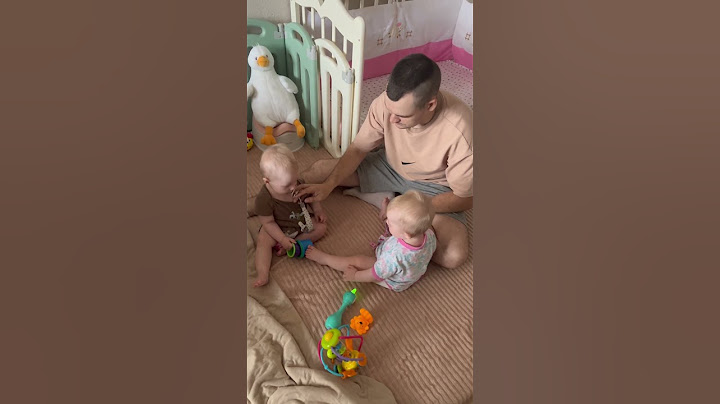Двойняшки. Папа. Памперс😂 #двойняшки #baby#малыш  #дети #влог #семья #twins #shorts #папа