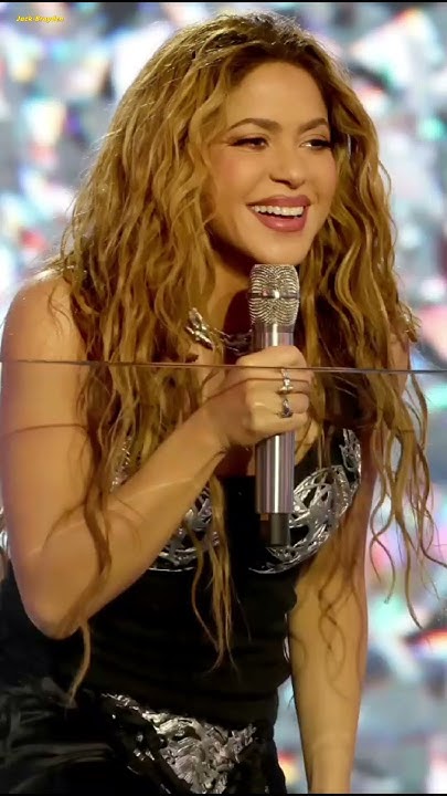 Shakira - Estoy Aqui - YouTube
