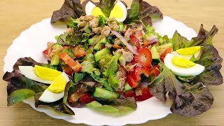Leckeres und gesundes Essen! Thunfisch salat für jeden Tag. Eiweiß salat.