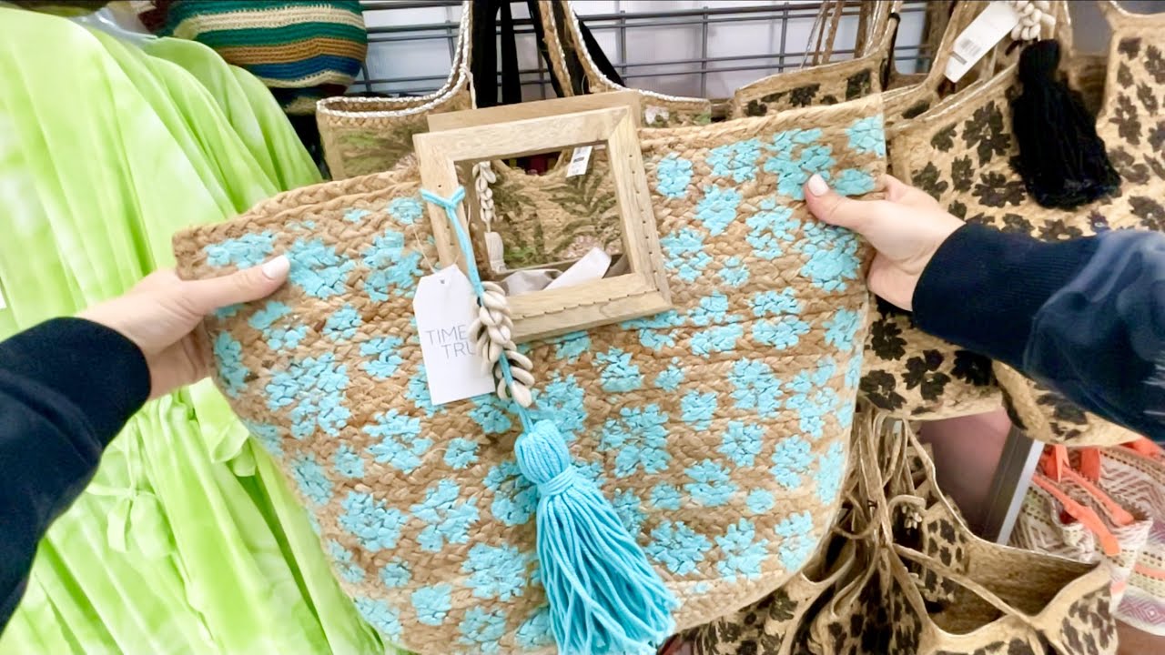 【ASMR】Shop with Me at Walmart | Bags, Belts and Other Accessories | No Talking