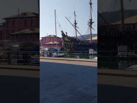 ميناء جينوفا الايطالي  