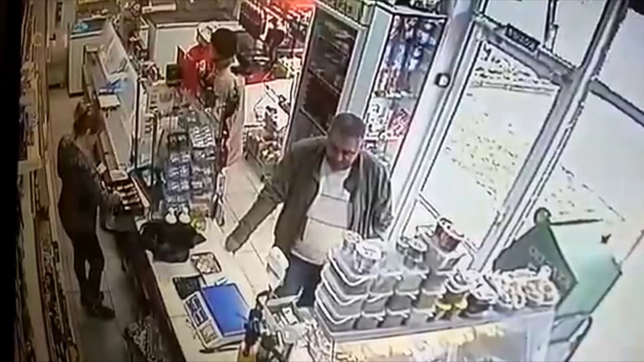 Эксгибиционист в авто