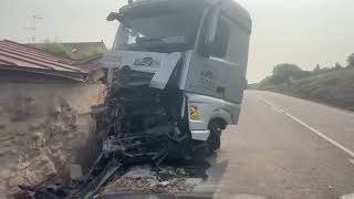 Herido un camionero tras chocar contra una vivienda en Cabrerizos