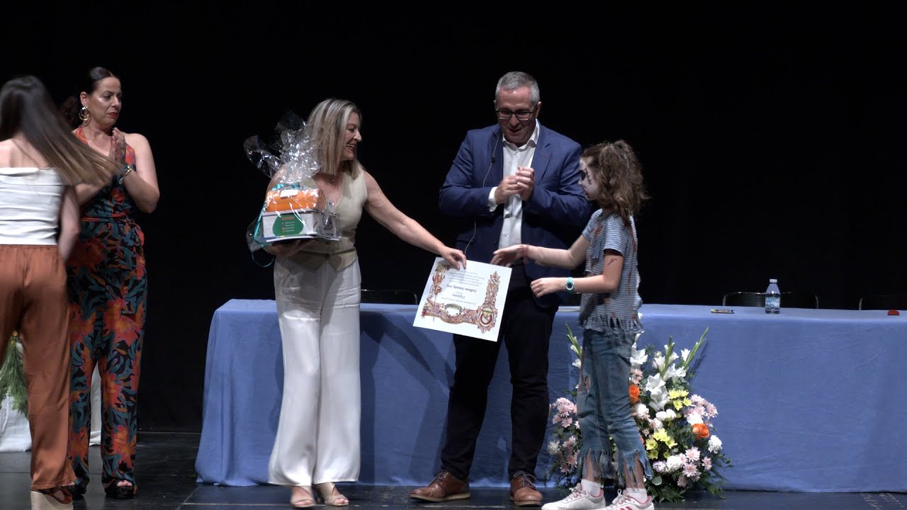 El CEIP Cervantes entrega los premios del 41º Certamen Literario - YouTube