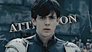 Edmund Pevensie || Attention