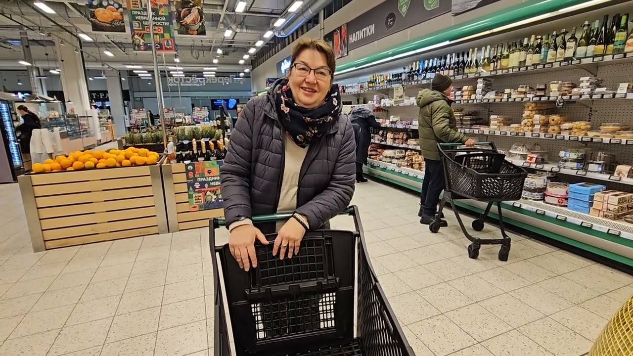 Встреча с подругой астрологом Натальей. Едем за рыбой. Перекрёсток в Жемчужной Плазе, шопинг.