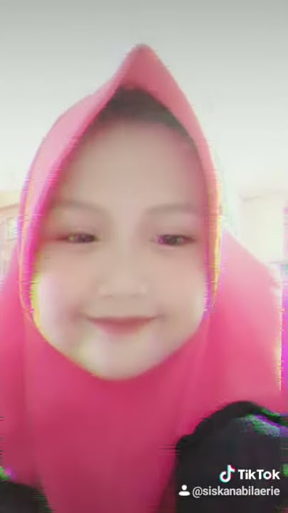 gadis jilbab pink