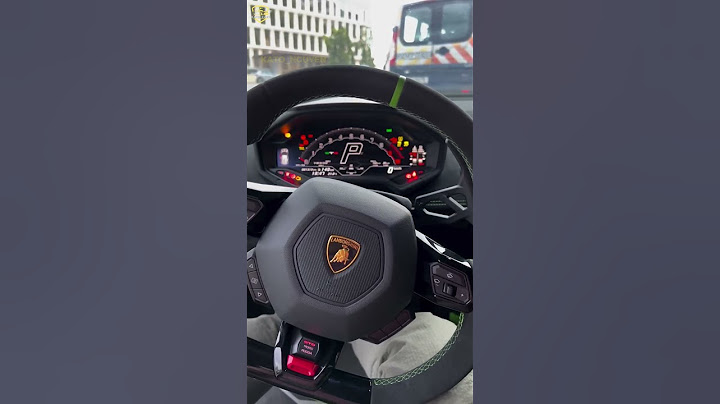 Anh chàng bị cảnh sát dụ chụp ảnh Lamborghini