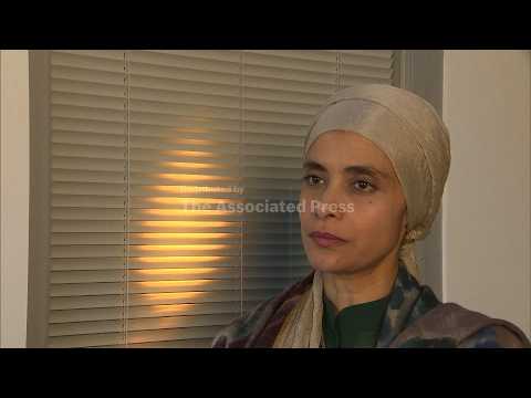 Maisah Sobaihi interview about her one woman play "Head Over Heels in Saudi Arabia"