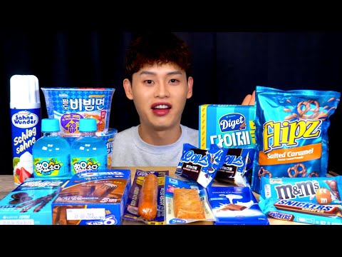 ASMR 블루스낵파티🔵 휘핑크림 초코프레즐 스니커즈 빼빼로 스틱오레오 먹방~! Blue Food 🎉 Oreo Snickers Chocolate Pretzel MuKbang~!!