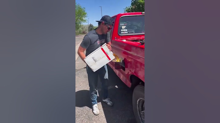 Most people use apple juice in there gas tank ! ⛽️😱 #apple #youtubeshort