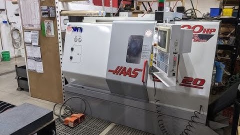Haas SL-20T CNC Turning Center with Tailstock and Chip Auger