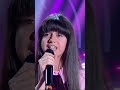 Il timbro di Alessia è attuale, come il suo modo di cantare moderno e riconoscibile! ✨