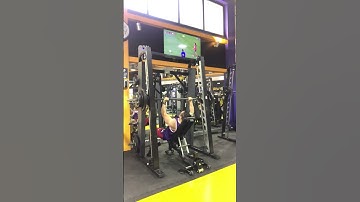 smith machine incline press