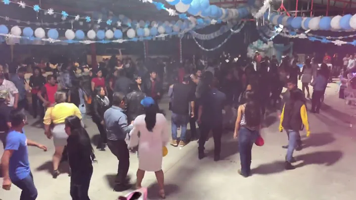 En Mcfarland ca Grupo Lachixio Musical