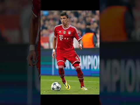 مهاجم المنتخب الكرواتي السابق ماريو مانزوكيتش