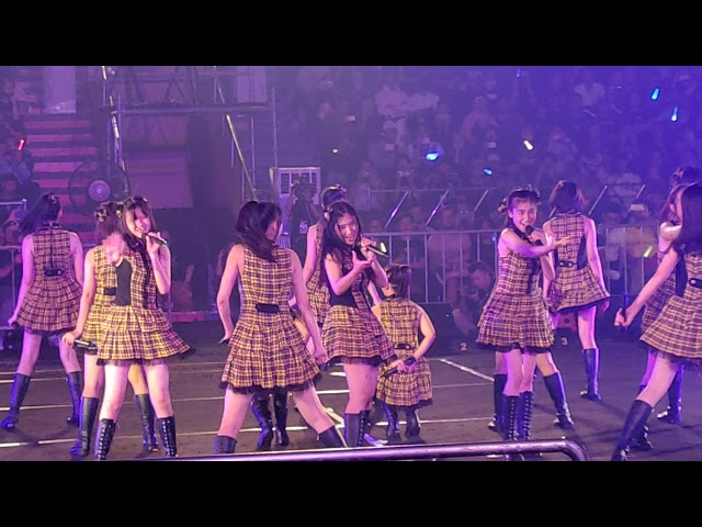 JKT48 Scrap And Build Konser KIII VS KIII class=