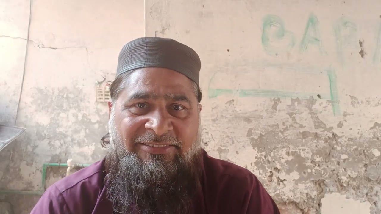    مفہوم یہ ہے جو بڑوں کا ادب نہیں کرتا وہ میری امت میں سے نہیں ہے  صحابہ رضی اللہ اس امت کے بڑے ھے