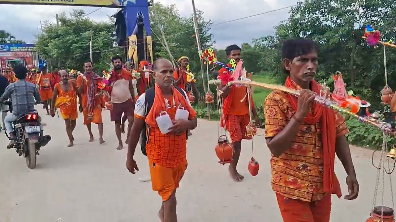 04/10/2025 को देखिए बोलबम भक्तों को 