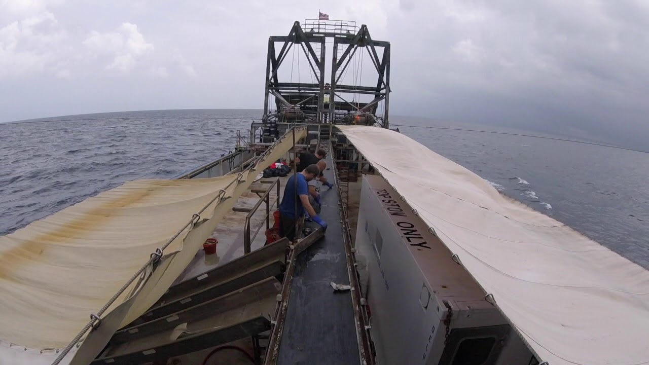 NOAA/NMFS and VIMS Molluscan Ecology surfclam OQ survey aboard the F/V ...
