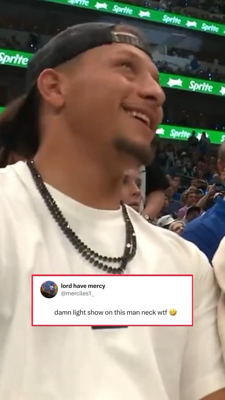 Fans Were Loving Patrick Mahomes Black Diamond Necklace YouTube Fans Were Loving Patrick Mahomes Black Diamond Necklace YouTube