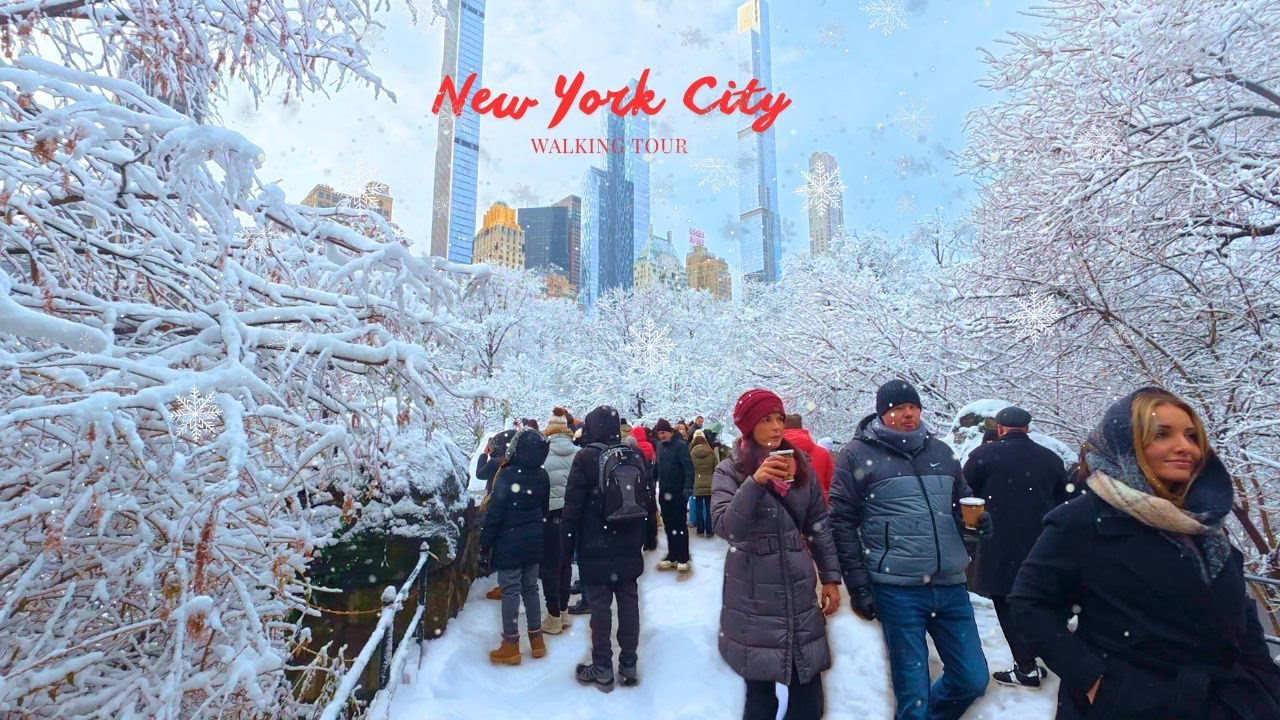 New York, Amerika Serikat | Avenue Saks Fifth | Tur Jalan di Salju 4K