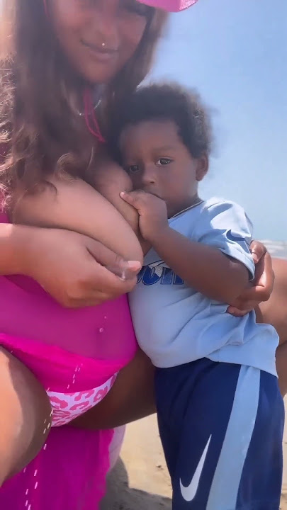 #breastfedbaby #breastfeeding #breastfeedingfriendly