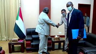 عضو مجلس السيادة مالك عقار يلتقي وفد اللجنه العليا لمهرجان الفيلم الوثائقي الدولي الأول في السودان