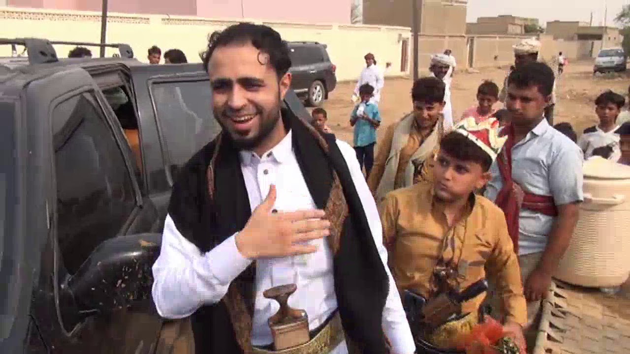 شاهد دخول الفنان صلاح الاخفش زفاف الشيخ فواز ومحمد افراح مشايخ بني الزين وحظور كبار الشخصيات