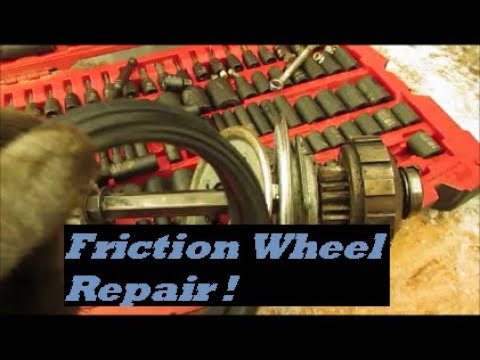 Video: Wie nimmt man einen Reifen von einer Craftsman-Schneefräse ab?