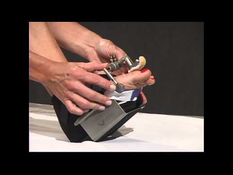 How to Wear The Hammer Toe Dynasplint®