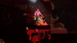 Chris Brown’s Playful Look Before &#39;Take You Down&#39; #BreezyBowl #SD