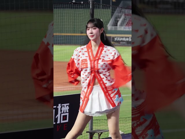 20260730 樂天棒球場 樂天女孩-宋宋🦝#宋宋 #樂天女孩 #樂天桃猿啦啦隊 #rakutengirls #啦啦隊 #cheerleader #台湾チア #치어리더 #中職 #shorts