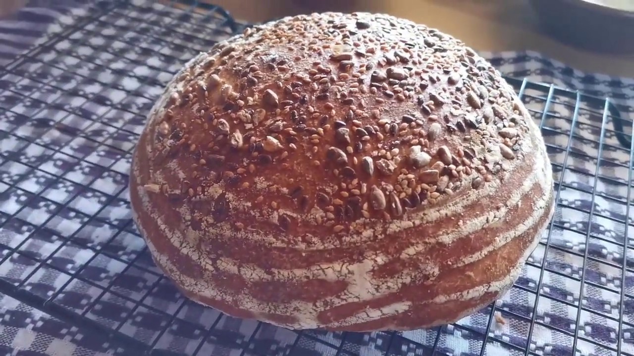 Brigitin Vrt - Kruh z drožmi (preprosti recept)