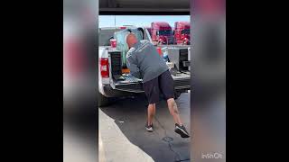 Windshield replacement on a 2019 freightliner cascadia. By busted knuckle diesel Dr..