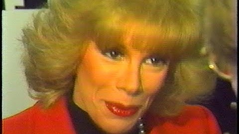 Joan Rivers at Tower Records for Album Signing