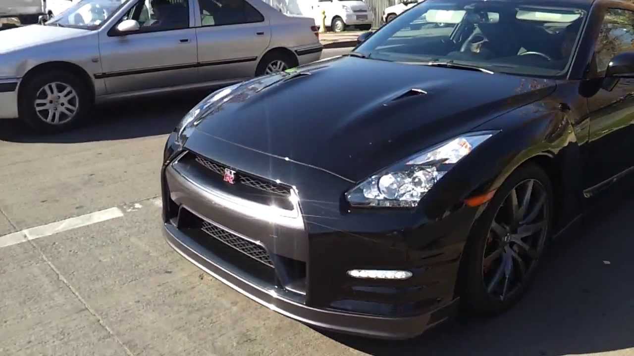 Nissan gtr acceleration