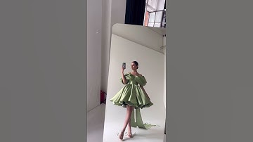 #fashion #runway #fashionindustry #dress #model #2024 #fyp #viral #music #lyrics #song #apt #rose