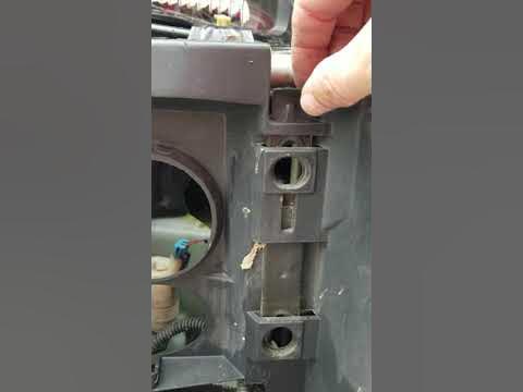 2006 Trailblazer Ext Headlight Assembly and headlight bulb replacement