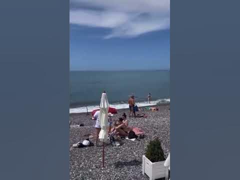 #Сочи. Жара. Люди загорают и купаются🔥 - YouTube