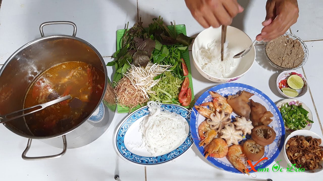 Món bún rêu cua đồng 63 con ngon cực chất | Xóm Ốc Đảo - YouTube