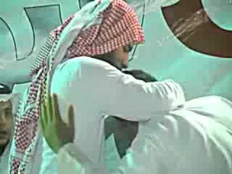 خرج التائب يبكي وابكى الشيخ والحضور