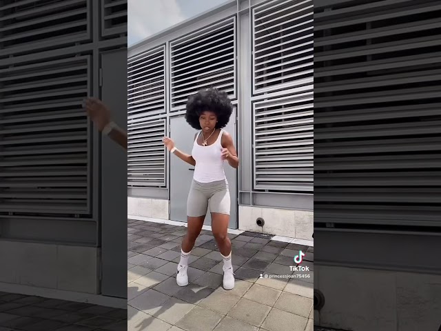 Popular Afrodance Moves from Ghana 🇬🇭 #tiktok #shorts class=